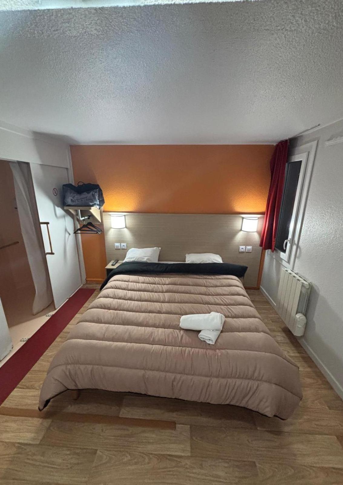 Classic Hotel - Fontenay-Trésigny Buitenkant foto